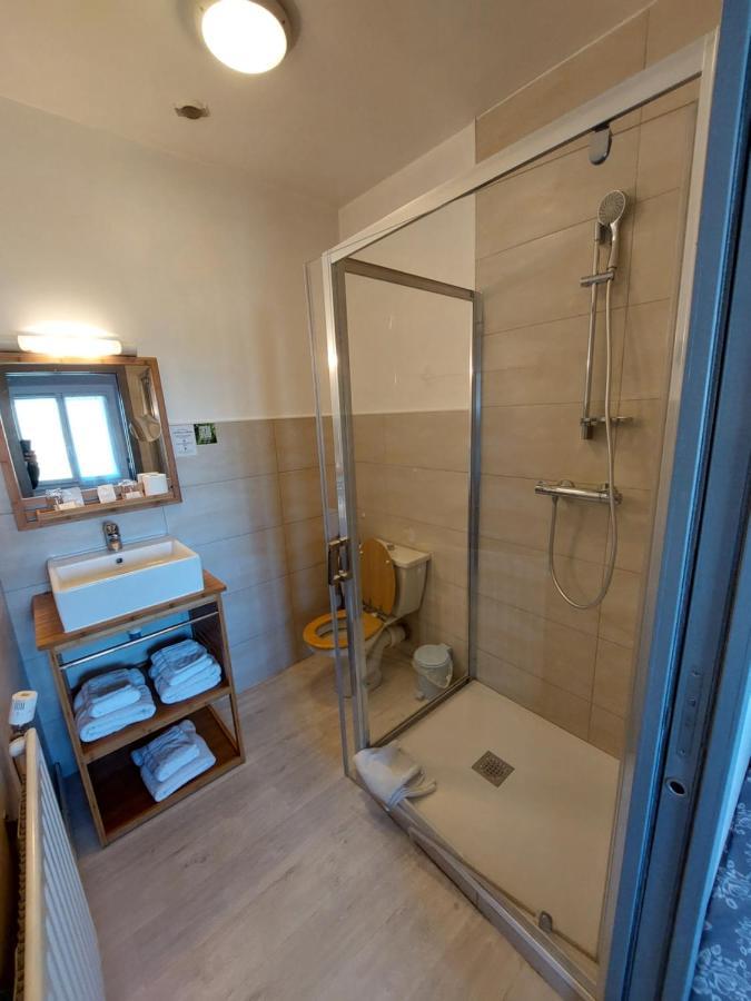L'Accent - Hotel 2 Etoiles Et Restaurant - Logis Hotels Astaffort Eksteriør bilde